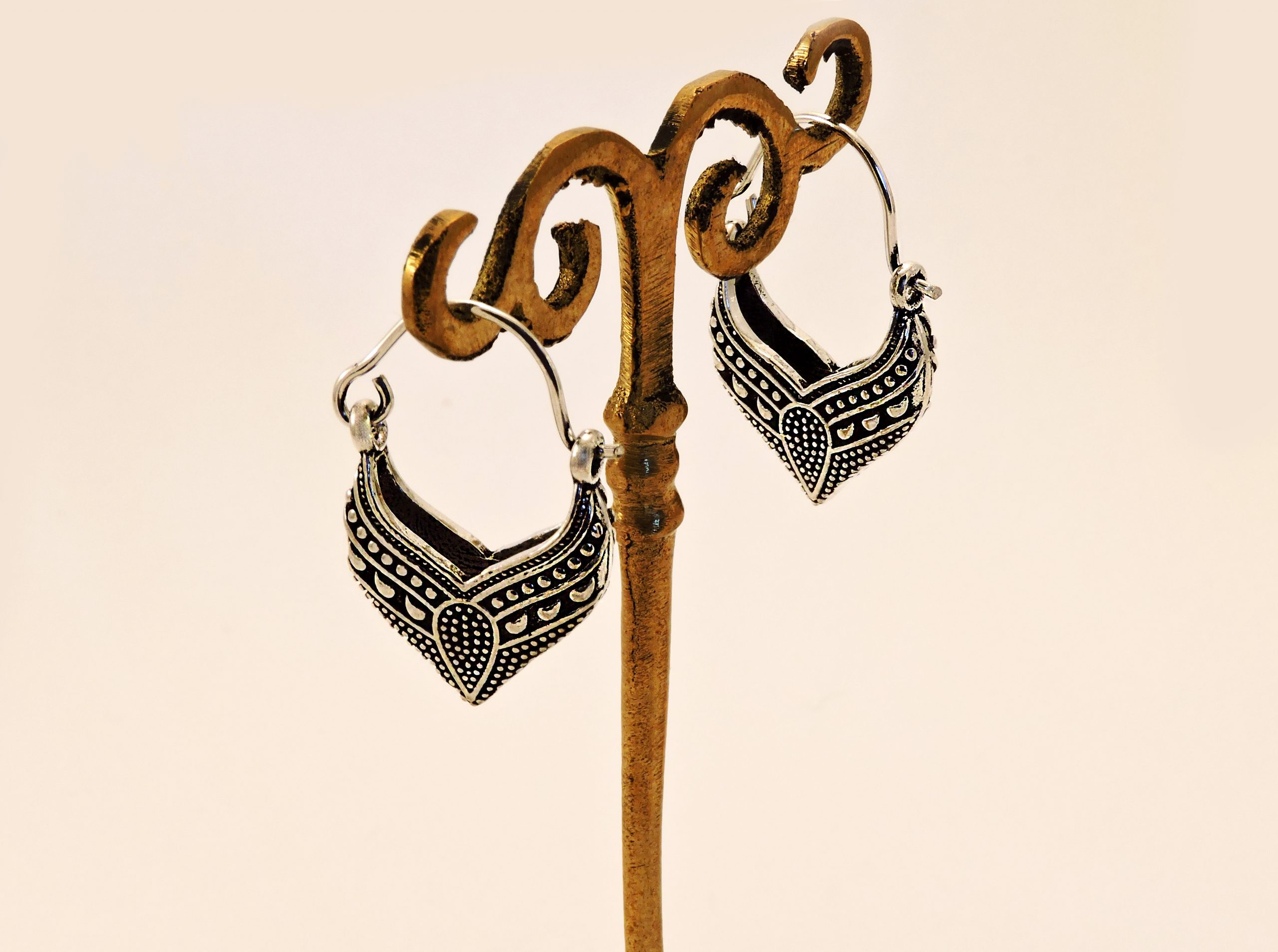 Boucles d'oreilles ethniques en laiton plaqué argent