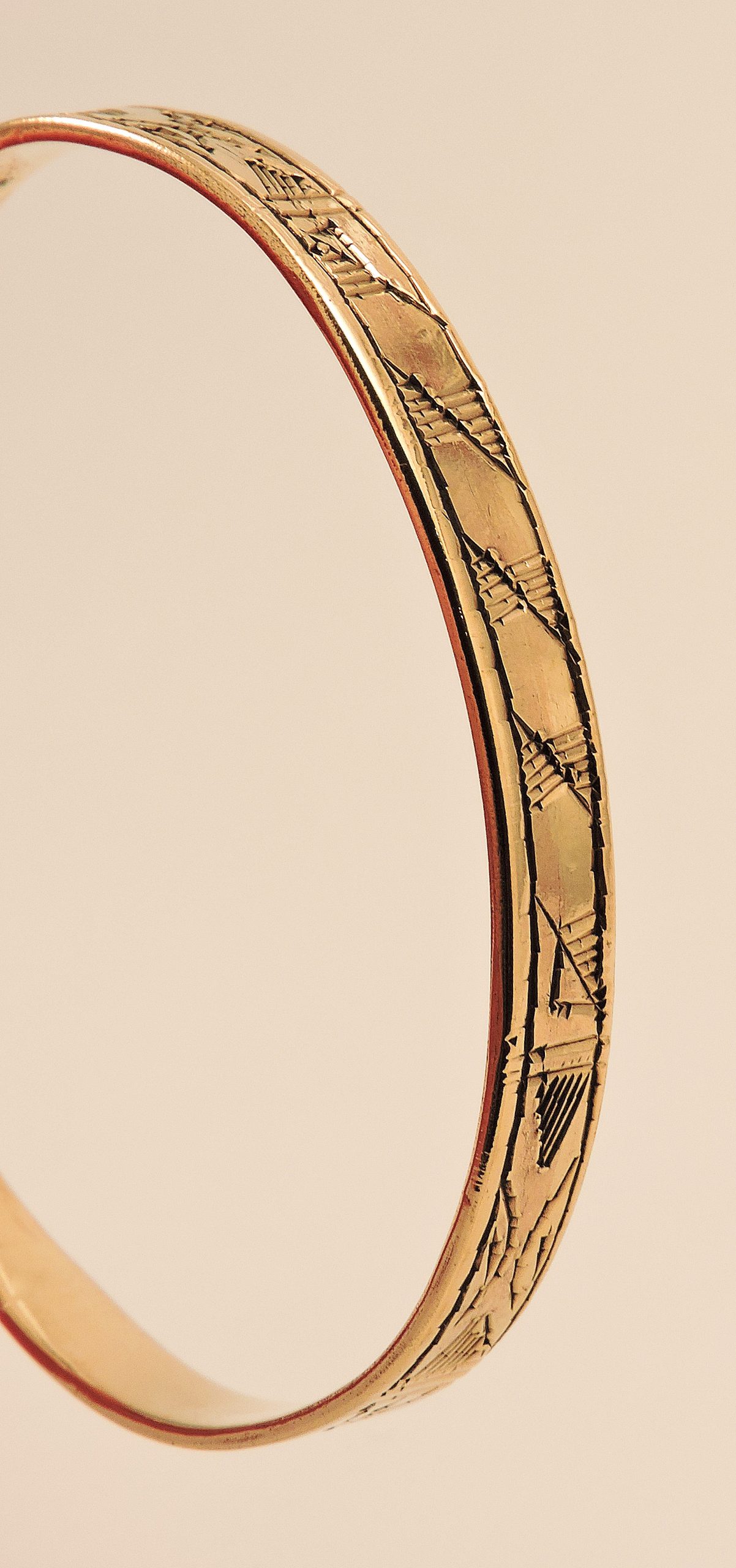 Bracelet ouvert en laiton doré