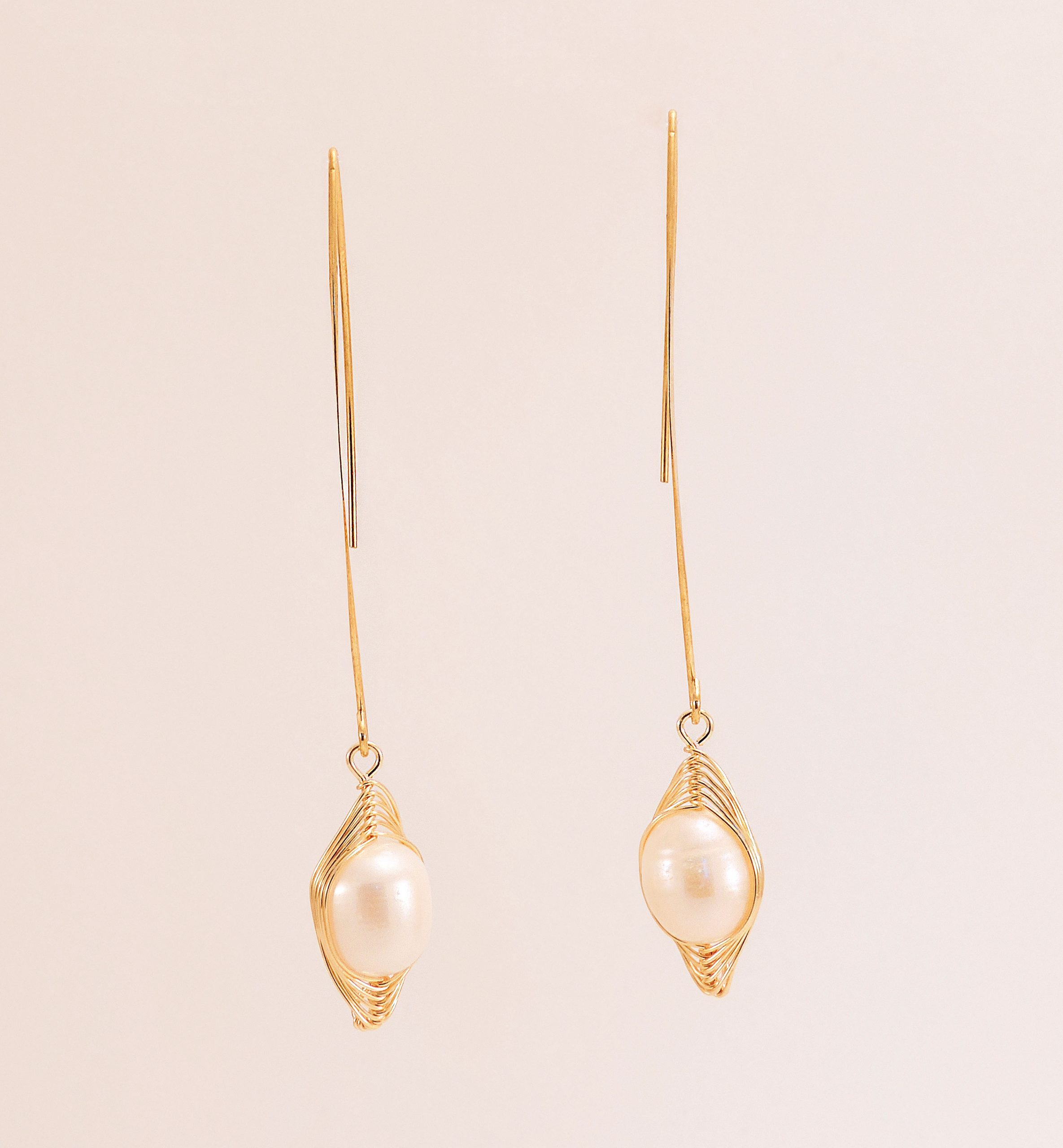 Boucles d'oreilles en acier inoxydable et perles nacrées