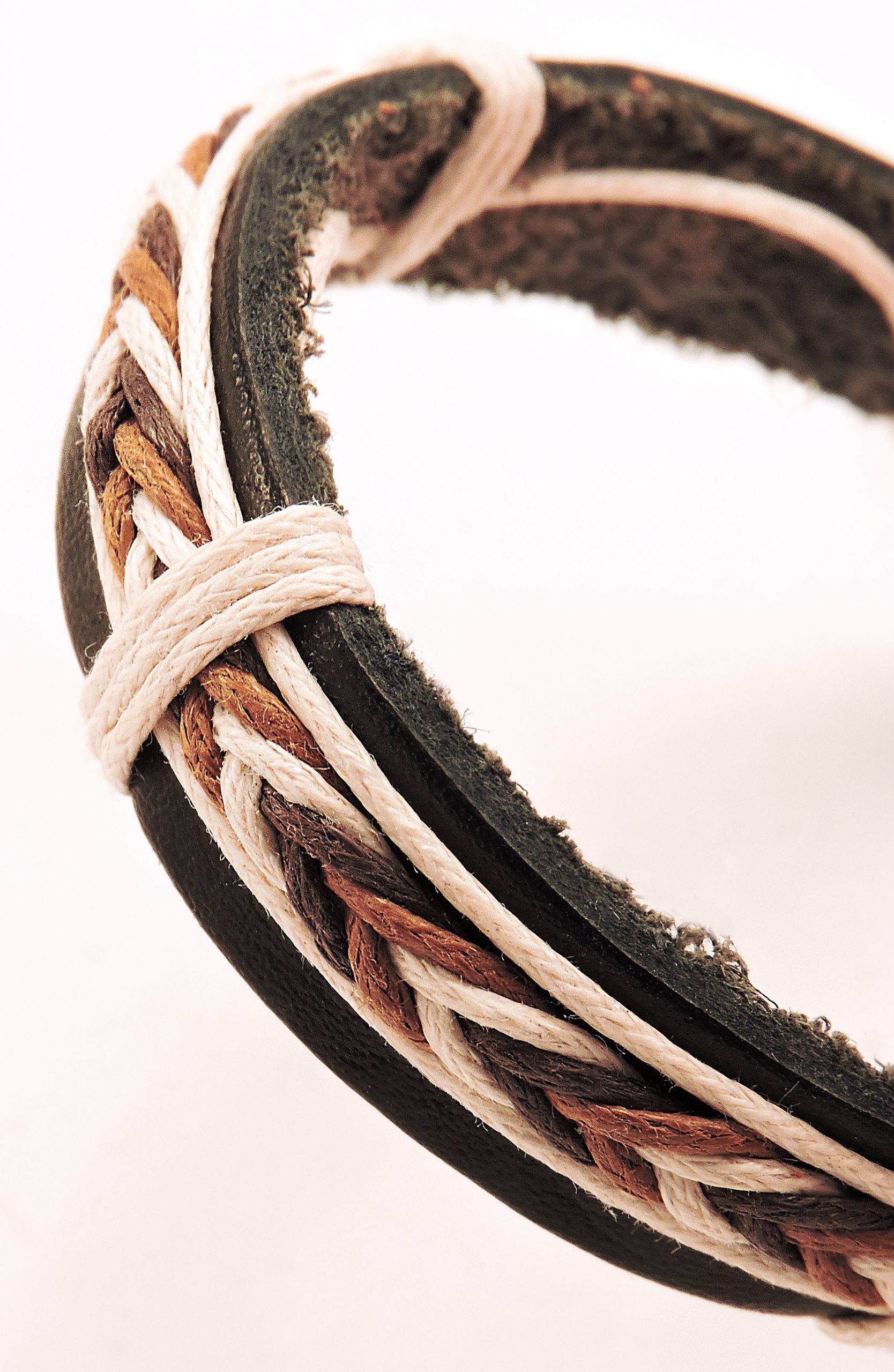 Bracelet en cuir et cordon pour homme couleurs claires