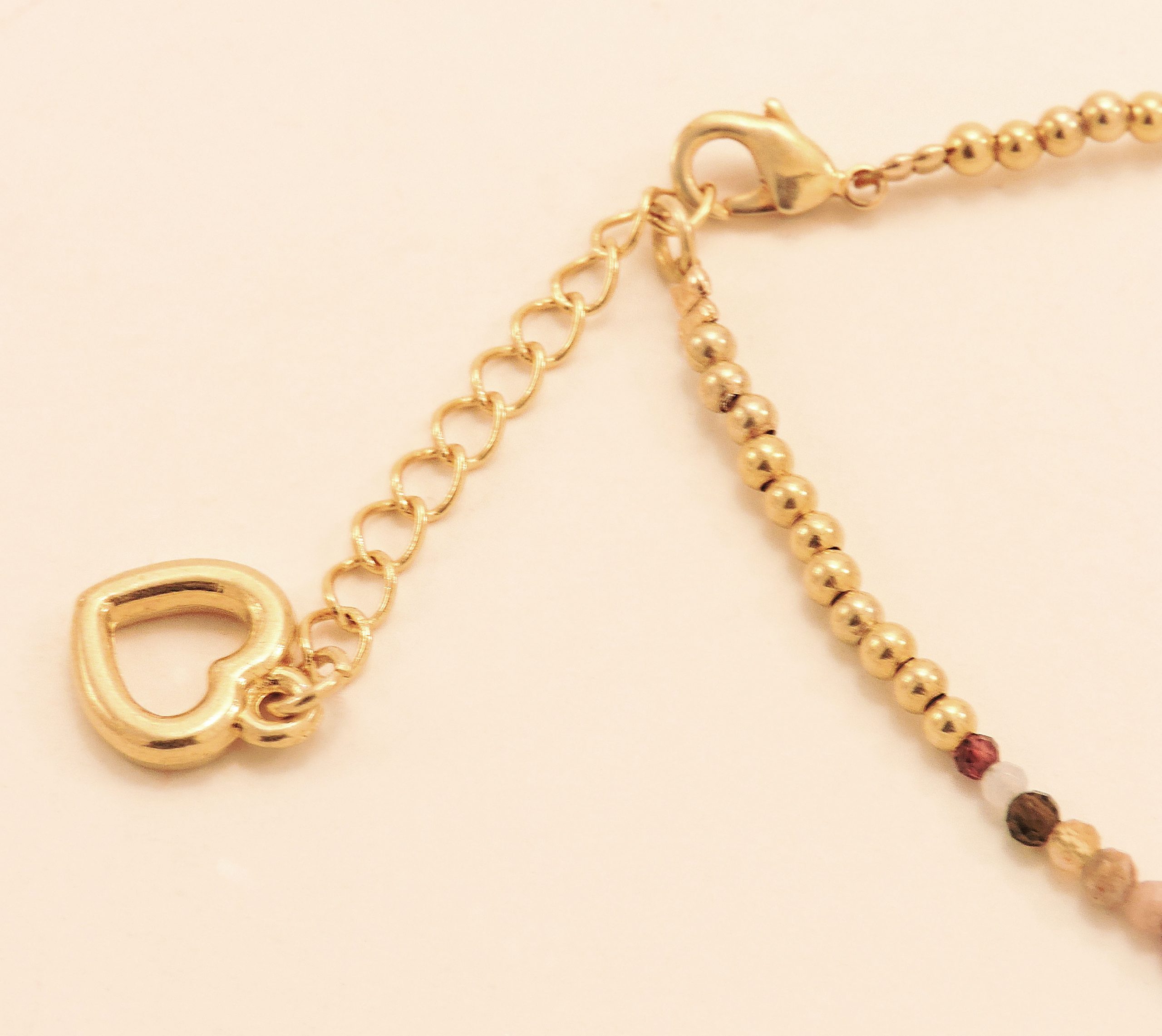 Bracelet en pierres fines et breloque étoile de mer