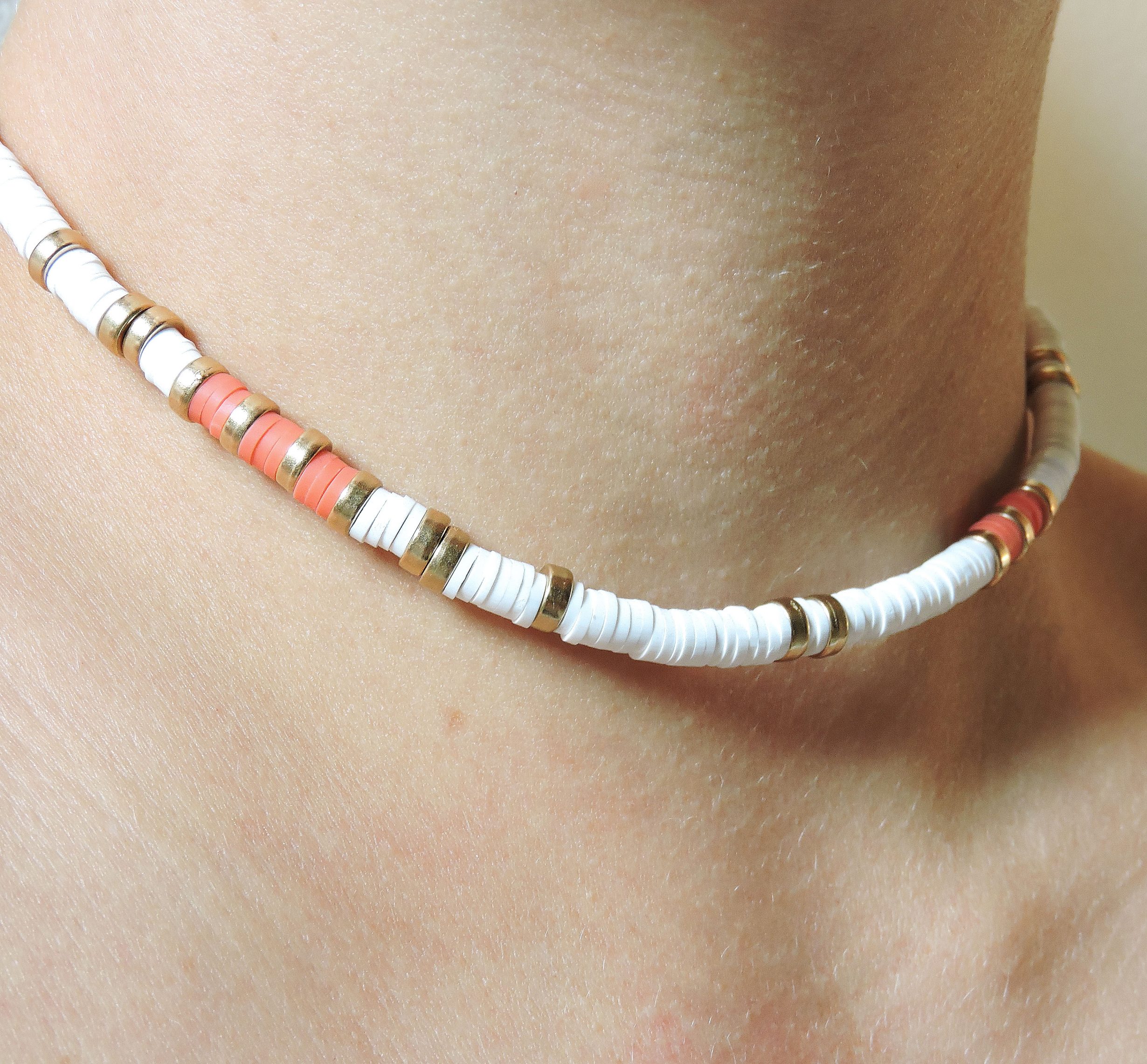 Collier perles heishi blanches Collier perles heishi blanches